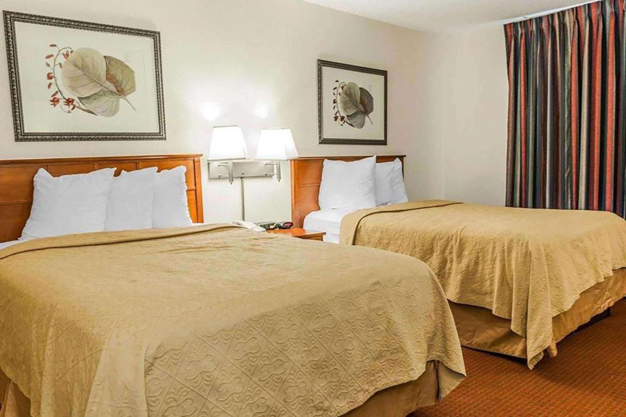 Baymont By Wyndham Indianapolis East Hotel Екстериор снимка